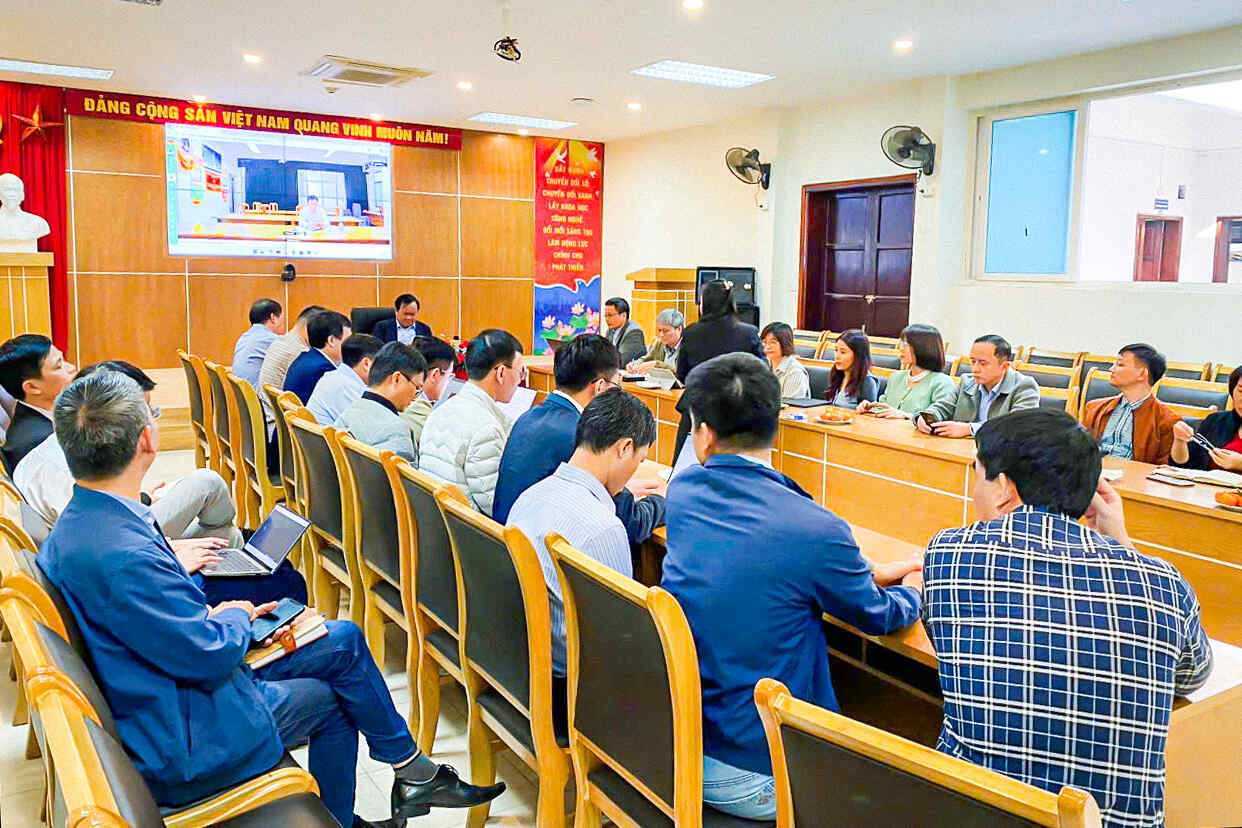 Thứ trưởng Bộ Nông nghiệp và Môi trường Võ Văn Hưng thăm và làm việc tại trụ sở Cục Chuyển đổi số (CĐS)